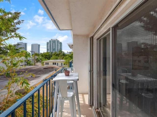 750 Michigan Ave # 303, Miami Beach FL 33139