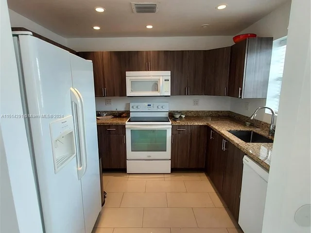 750 Michigan Ave # 303, Miami Beach FL 33139