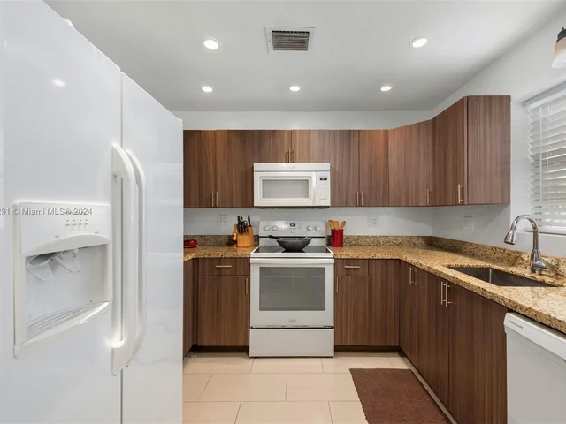 750 Michigan Ave # 303, Miami Beach FL 33139