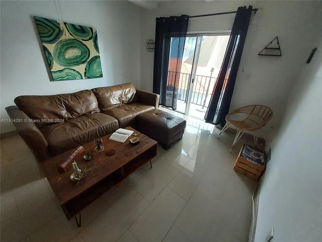 750 Michigan Ave # 303, Miami Beach FL 33139