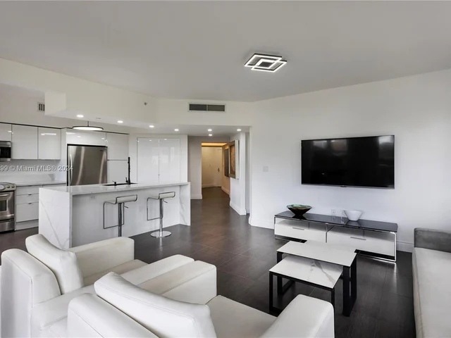 19900 E Country Club Dr # 311, Aventura FL 33180