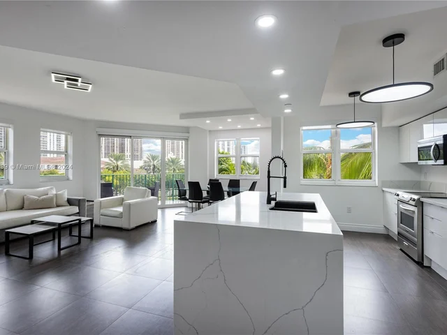 19900 E Country Club Dr # 311, Aventura FL 33180