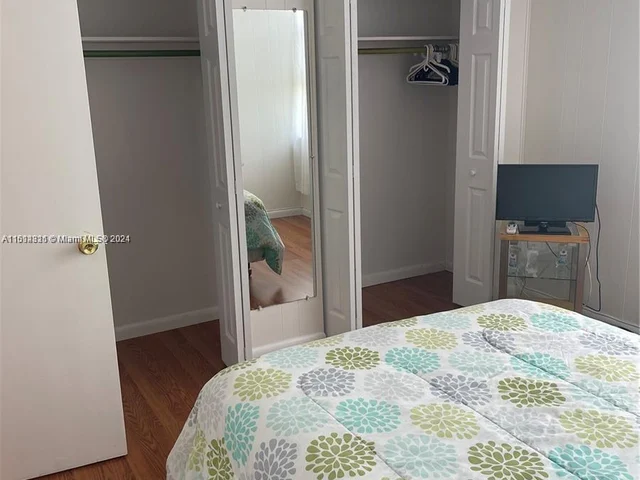 920 NE 199th St # 417, Miami FL 33179