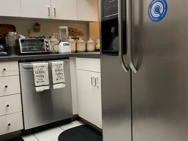 8027 Lagos De Campo Blvd # 4, Tamarac FL 33321