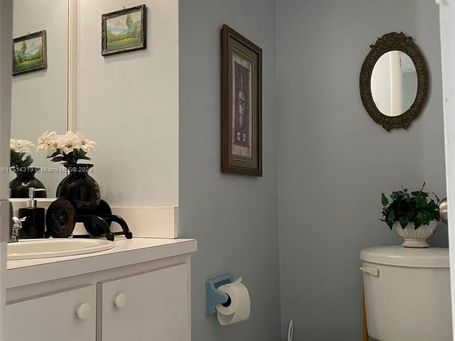 8027 Lagos De Campo Blvd # 4, Tamarac FL 33321