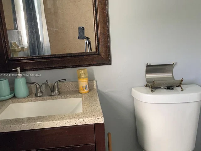 8027 Lagos De Campo Blvd # 4, Tamarac FL 33321