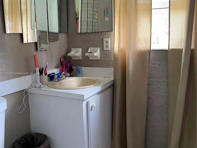 8027 Lagos De Campo Blvd # 4, Tamarac FL 33321