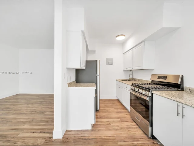 9270 E Bay Harbor Dr # 4B, Bay Harbor Islands FL 33154