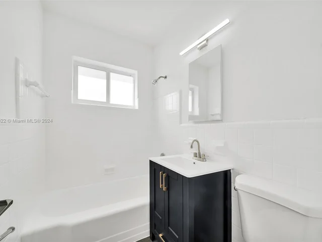 9270 E Bay Harbor Dr # 4B, Bay Harbor Islands FL 33154