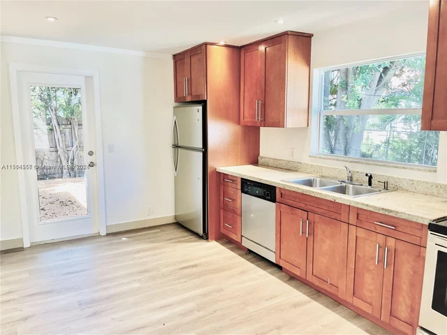 321 189th St, Sunny Isles Beach FL 33160