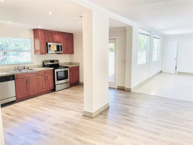 321 189th St, Sunny Isles Beach FL 33160