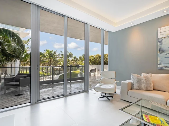 801 S Pointe Dr # 202, Miami Beach FL 33139