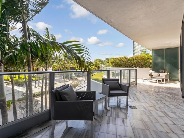 801 S Pointe Dr # 202, Miami Beach FL 33139