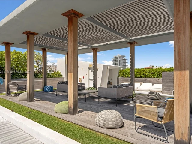 801 S Pointe Dr # 202, Miami Beach FL 33139