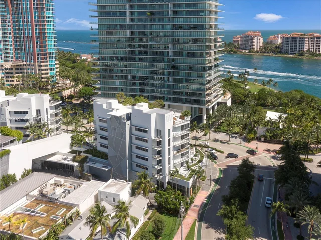 801 S Pointe Dr # 202, Miami Beach FL 33139