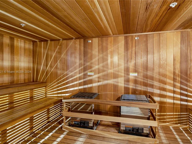 801 S Pointe Dr # 202, Miami Beach FL 33139