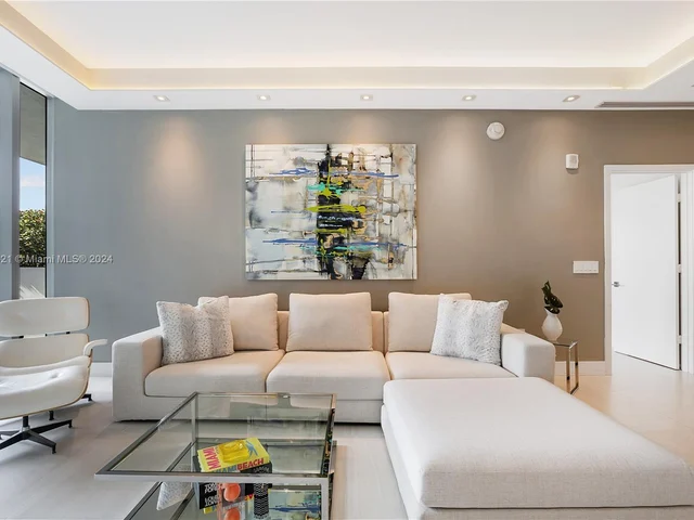 801 S Pointe Dr # 202, Miami Beach FL 33139