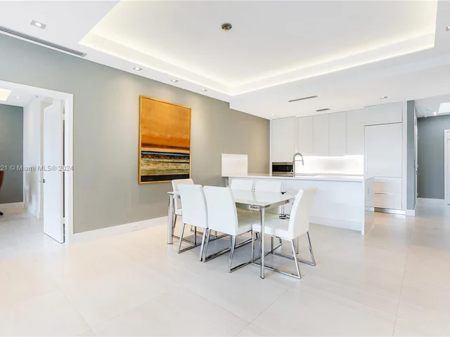 801 S Pointe Dr # 202, Miami Beach FL 33139