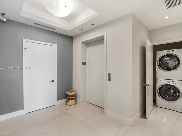 801 S Pointe Dr # 202, Miami Beach FL 33139