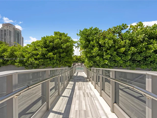 801 S Pointe Dr # 202, Miami Beach FL 33139