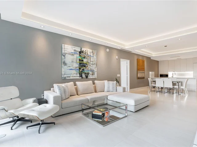 801 S Pointe Dr # 202, Miami Beach FL 33139