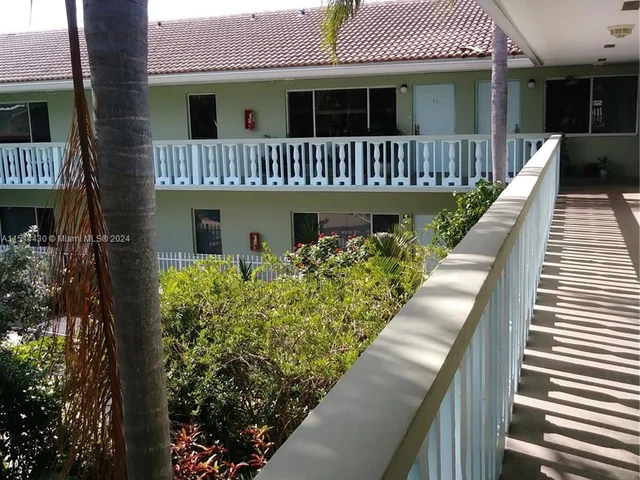 1423 Holly Heights Dr # 17, Fort Lauderdale FL 33304