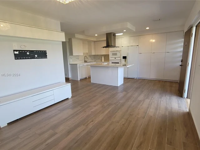 13450 SW 3rd St # 417D, Pembroke Pines FL 33027