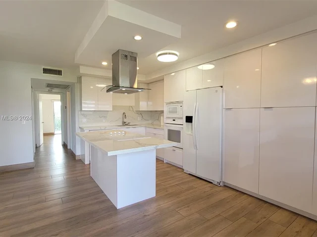 13450 SW 3rd St # 417D, Pembroke Pines FL 33027