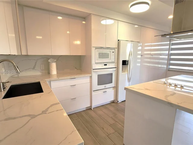 13450 SW 3rd St # 417D, Pembroke Pines FL 33027