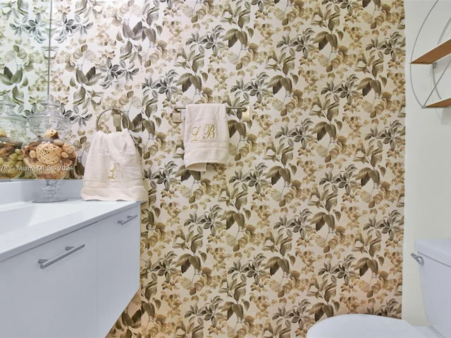 8195 NW 104th Ave # 2, Doral FL 33178