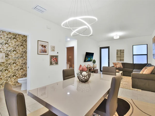 8195 NW 104th Ave # 2, Doral FL 33178