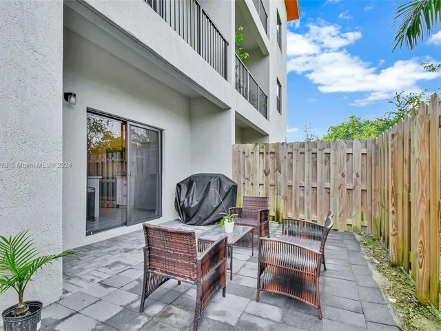 8195 NW 104th Ave # 2, Doral FL 33178