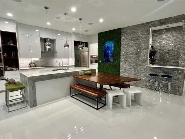 9203 NW 39th St, Coral Springs FL 33065