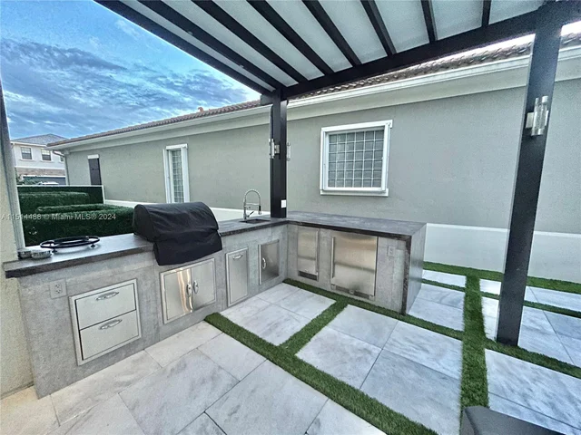 9203 NW 39th St, Coral Springs FL 33065