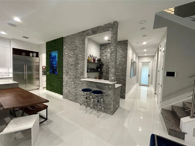 9203 NW 39th St, Coral Springs FL 33065