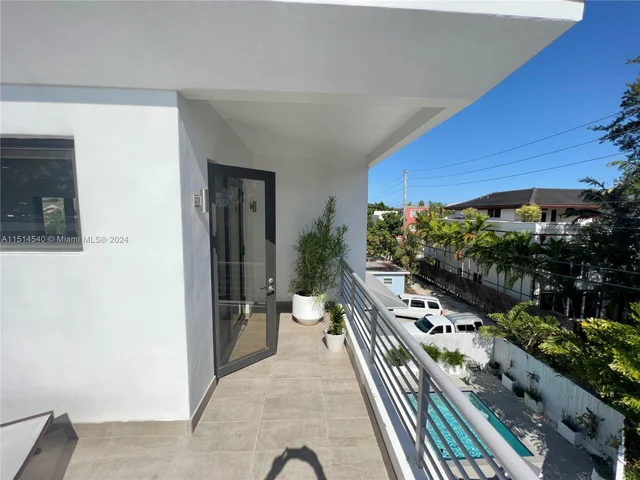 1014 NE 3rd St # 1, Fort Lauderdale FL 33301