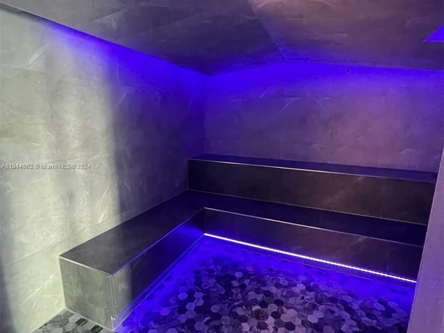 31 SE 5th St # 509, Miami FL 33131