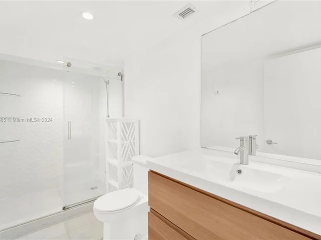 1865 Brickell Ave # A1011, Miami FL 33129