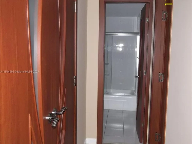 3001 S Ocean Dr # 527, Hollywood FL 33019