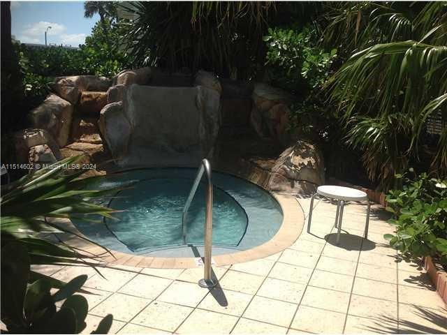 3001 S Ocean Dr # 527, Hollywood FL 33019