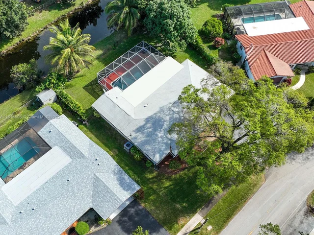 1360 NW 73rd Ave, Plantation FL 33313