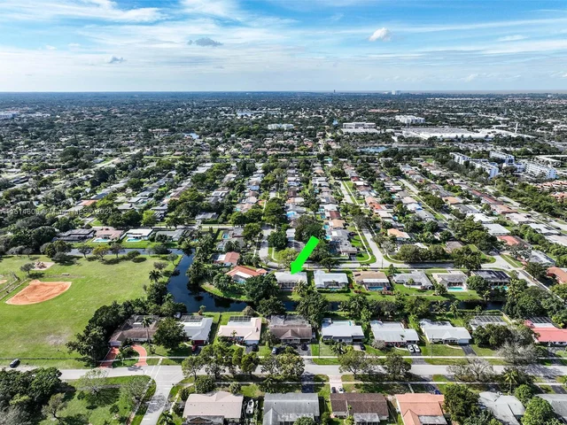1360 NW 73rd Ave, Plantation FL 33313