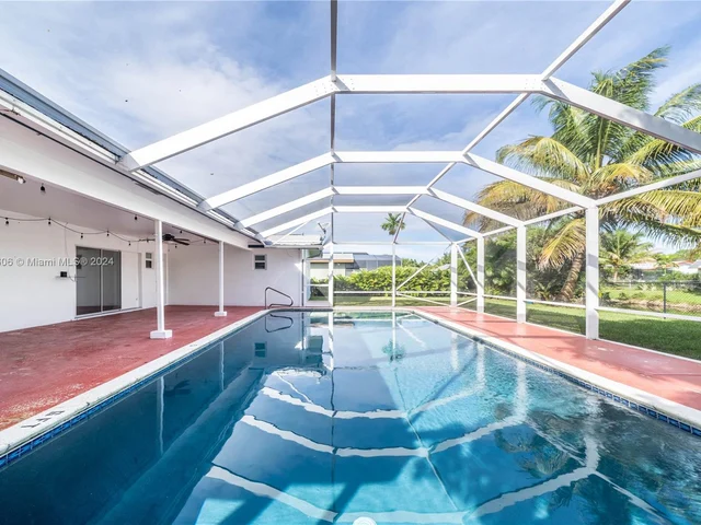 1360 NW 73rd Ave, Plantation FL 33313