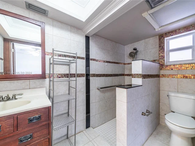 1360 NW 73rd Ave, Plantation FL 33313