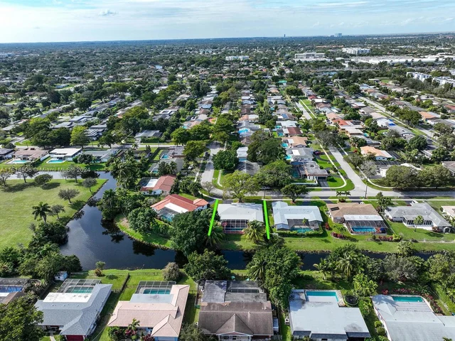1360 NW 73rd Ave, Plantation FL 33313