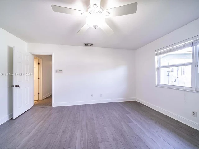 1360 NW 73rd Ave, Plantation FL 33313