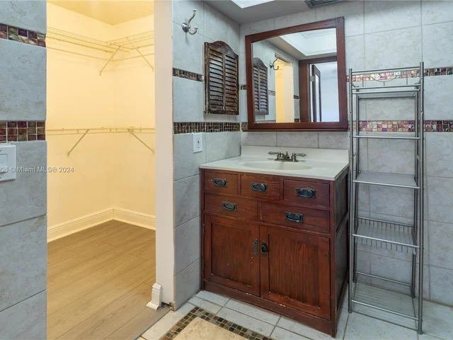 1360 NW 73rd Ave, Plantation FL 33313