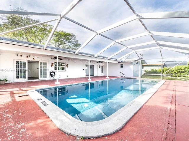 1360 NW 73rd Ave, Plantation FL 33313