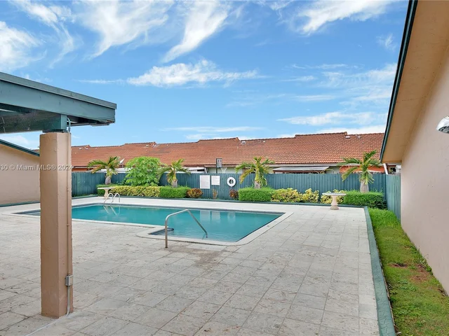 11426 NW 4th Ter # 11426, Sweetwater FL 33172