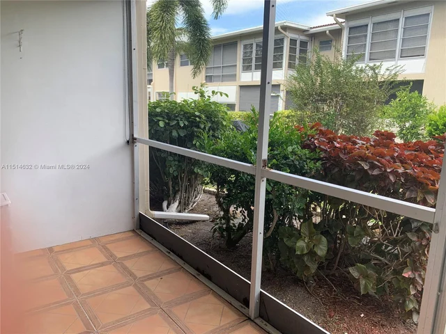 2111 NE 42nd Ct # 103W, Lighthouse Point FL 33064